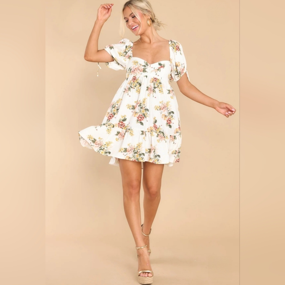 Red Dress "GARDEN CHARM OFF WHITE FLORAL PRINT DRESS", size L